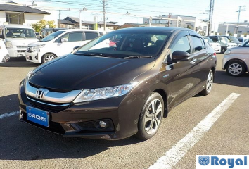 Honda Grace Hybrid