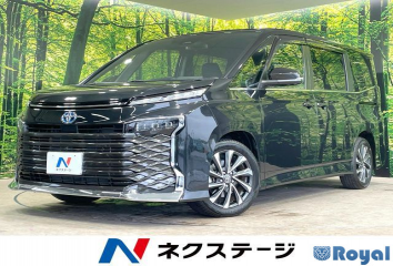 Toyota Voxy Hybrid