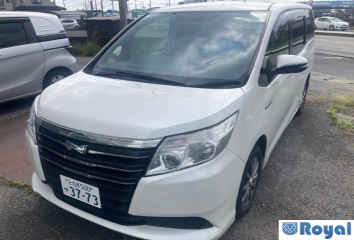 Toyota Noah Hybrid