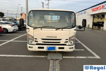 Isuzu ELF Truck
