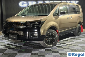 Mitsubishi Delica D:5