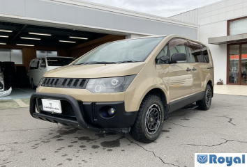 Mitsubishi Delica D:5