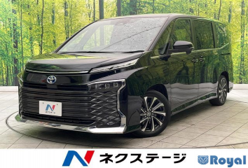 Toyota Voxy Hybrid