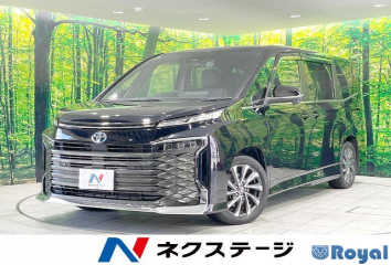 Toyota Voxy Hybrid