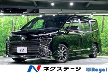 Toyota Voxy Hybrid