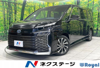 Toyota Voxy Hybrid