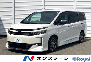 Toyota Voxy Hybrid