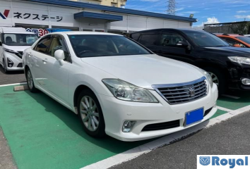Toyota Crown Sedan