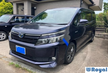 Toyota Voxy Hybrid