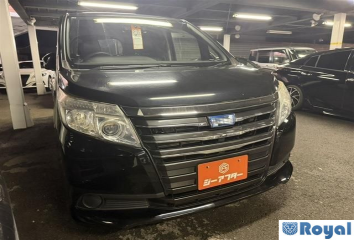 Toyota Noah Hybrid