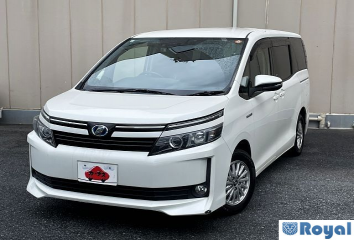 Toyota Voxy Hybrid