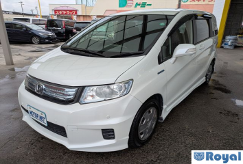 Honda Freed Spike Hybrid