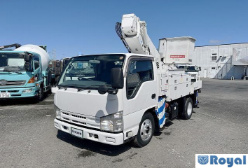Isuzu ELF VAN