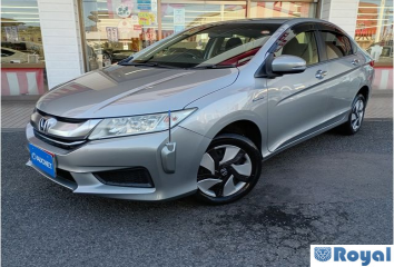 Honda Grace Hybrid