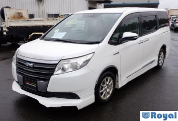 Toyota Noah Hybrid