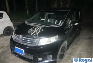 Honda Freed Spike Hybrid