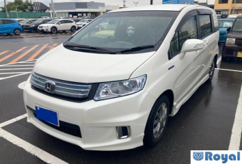 Honda Freed Spike Hybrid