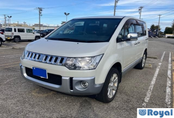 Mitsubishi Delica D:5