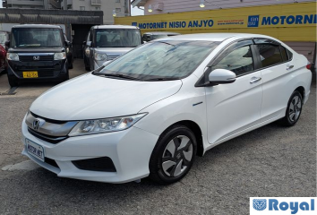 Honda Grace Hybrid