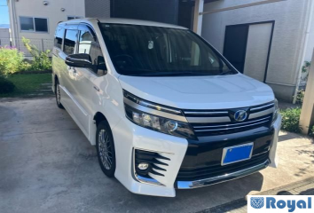Toyota Voxy Hybrid