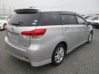 Toyota WISH 2011