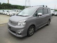 Toyota VOXY 2013