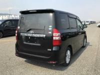 Toyota NOAH 2012