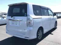 Toyota VOXY 2012