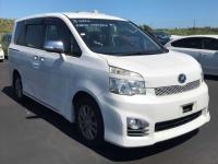 Toyota VOXY 2012