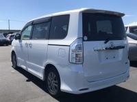 Toyota VOXY 2012
