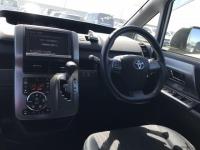 Toyota VOXY 2012