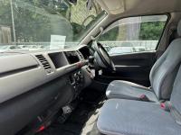 Toyota HIACE COMMUTER 2010