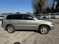 Toyota KLUGER V 2004