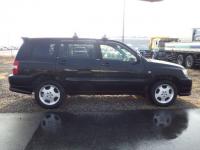 Toyota KLUGER L 2004
