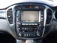 Toyota KLUGER L 2004