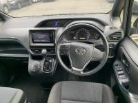 Toyota VOXY 2016