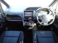 Toyota VOXY 2015