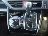 Toyota VOXY 2015