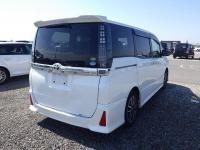 Toyota VOXY 2016