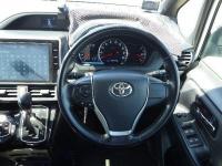 Toyota VOXY 2016