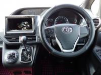 Toyota VOXY 2015