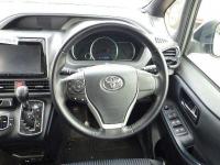 Toyota VOXY 2015