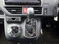 Toyota VOXY 2015