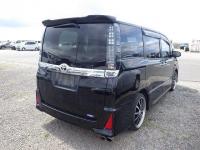 Toyota VOXY 2016