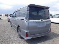 Toyota VOXY 2015