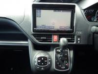 Toyota VOXY 2015