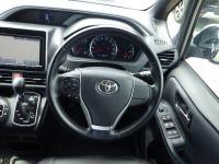 Toyota VOXY 2015