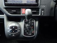 Toyota VOXY 2015
