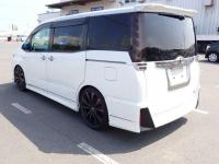 Toyota NOAH 2016