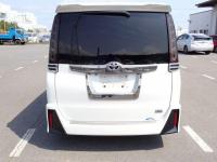 Toyota NOAH 2016